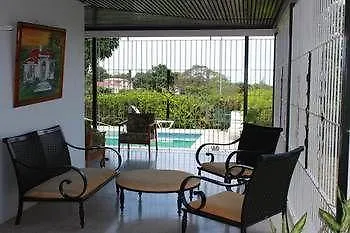 Villa Xanadu Runaway Bay Hotel